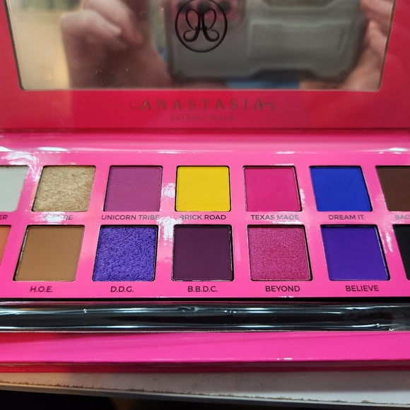 Anastasia Beverly Hills Alyssa Edward's Limoted Edition Palette - Picture 2 of 2